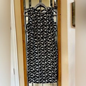 LN B&W Calvin Klein Shift Dress Dize 6